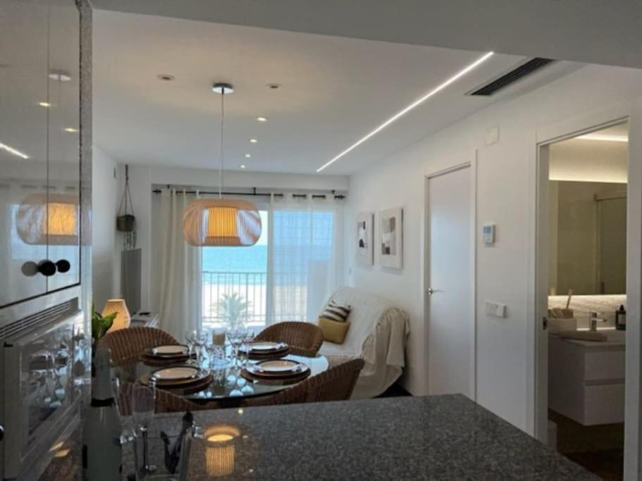 Apartamento 1ª Linea De Playa - Con Piscina Y Parking Playa de Gandia Экстерьер фото